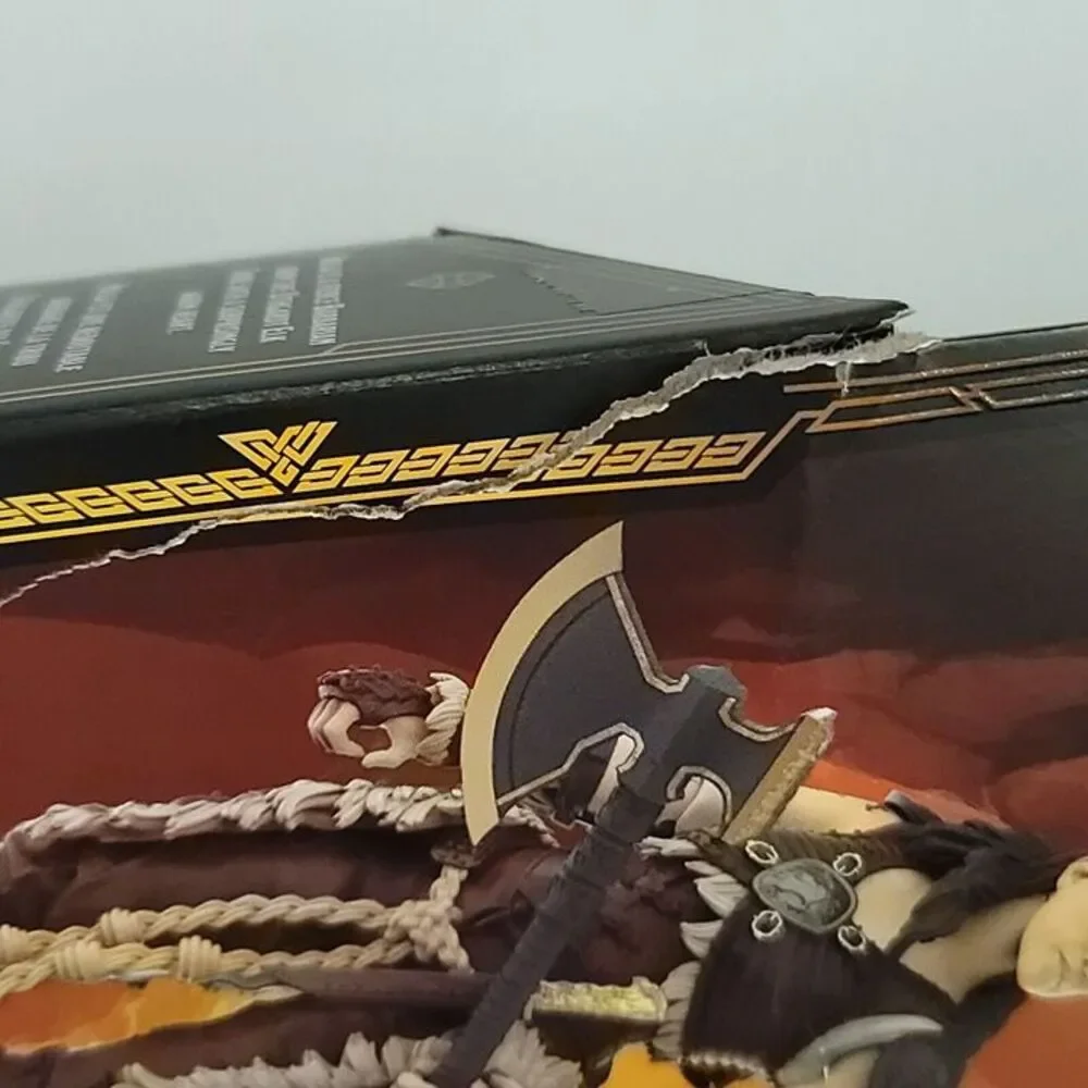 Hasbro Dungeons & Dragons Honor Among Thieves Golden Archive Holga Card Ripped